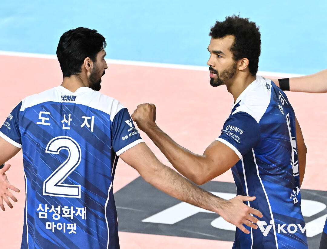 삼성화재 도산지와 아히(오른쪽)./KOVO