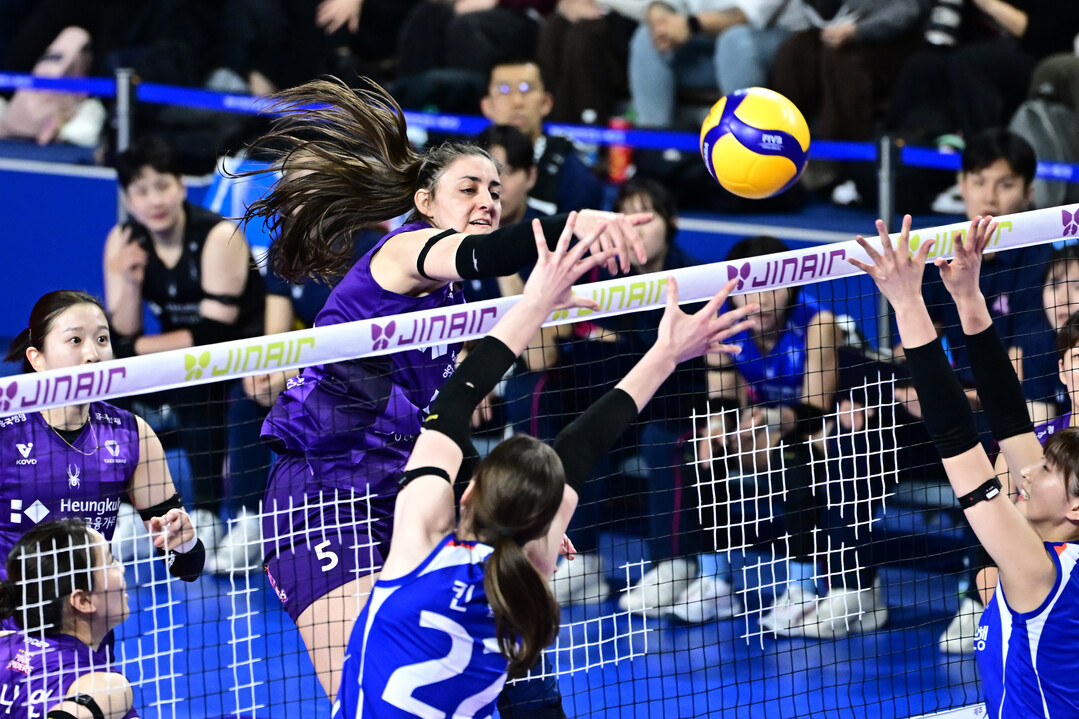 피치 '한박자 빠른 공격으로 블로킹 무마'