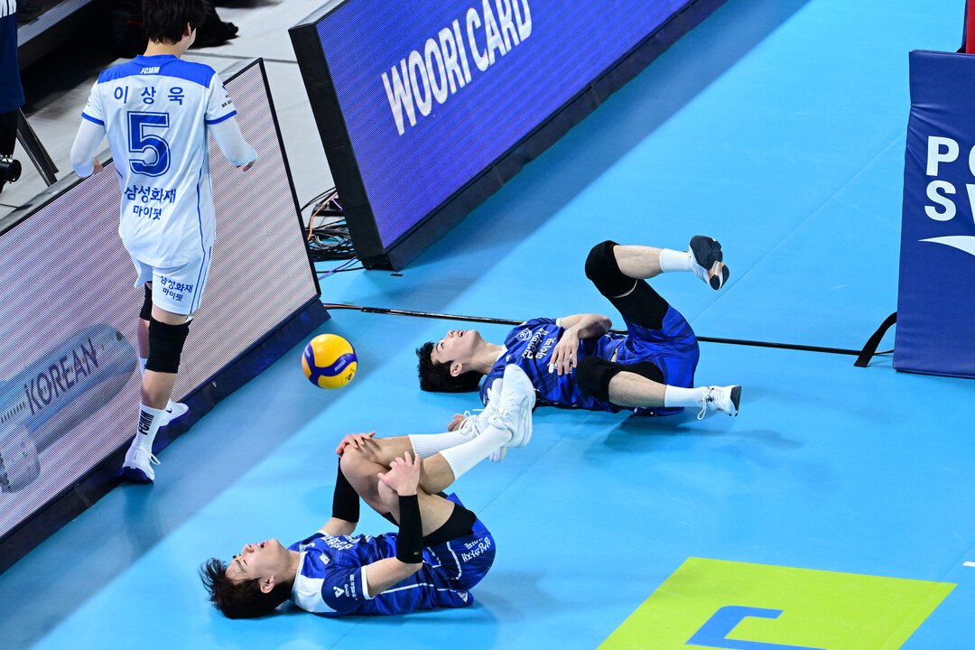 4연패 탈출을 위해 몸 날린 쌍우진 '오늘도 힘드네'