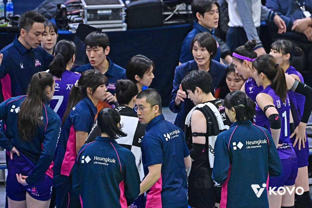 현대건설-한국도로공사 경기 지켜본 요시하라 감독 “마지막 1점으로 승부 정해져...우리도 끈질기게 싸워야”