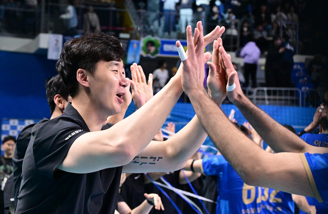 '박철우 매직' 미쳤다!, 1.2.3위 팀 모두 잡았다