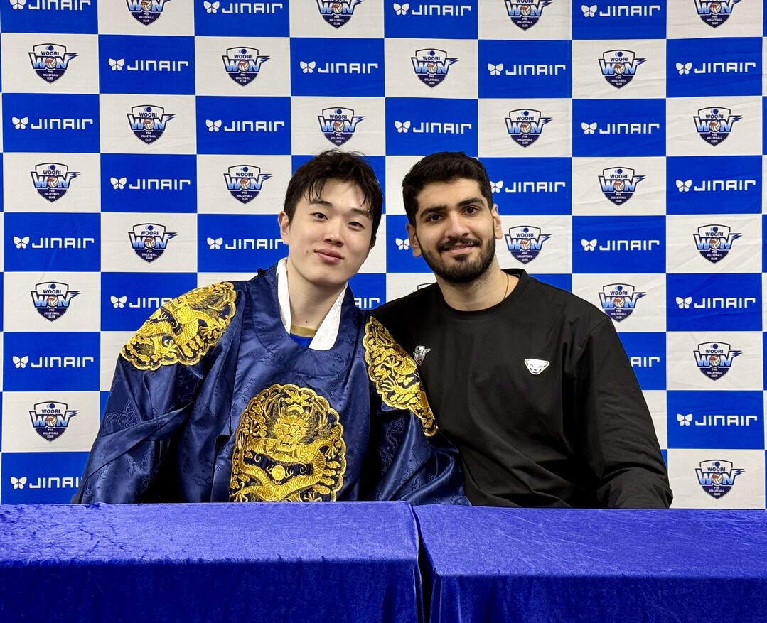 곤룡포 입고 왕이 된 김지한, 자신감 되찾았다...우리카드 공격 균형 이루나