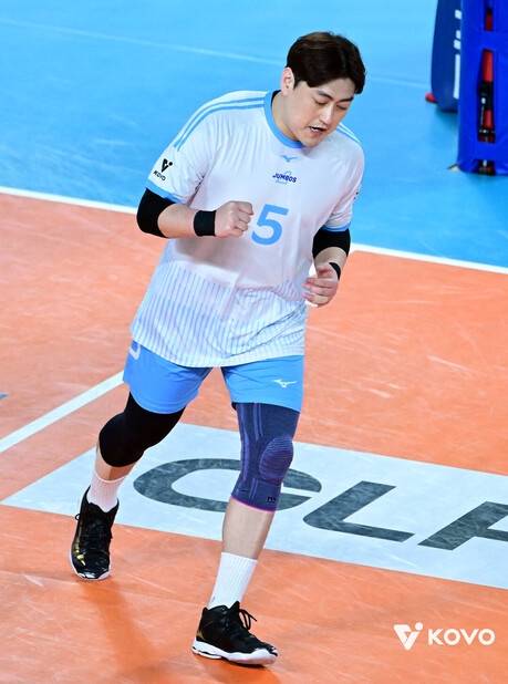 ‘40세’ 베테랑의 시즌 첫 스타팅, 공 하나 하나가 더 소중하다…”팀이 저를 필요로 한다면 계속 해야죠” [MD대전]