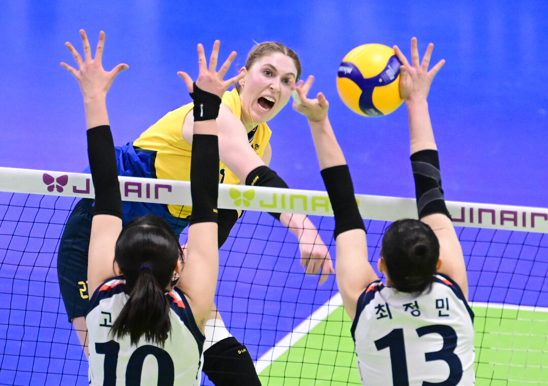 카리 '22점 폭발, 현대건설 파죽의 6연승'