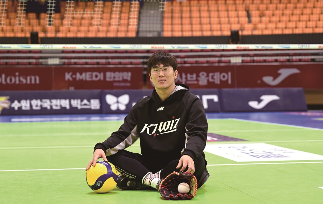 “제가 배구 선수라면 무조건 리베로 했죠” KT 위즈 허경민이 말하는 배구 이야기 [스타와 발리볼]