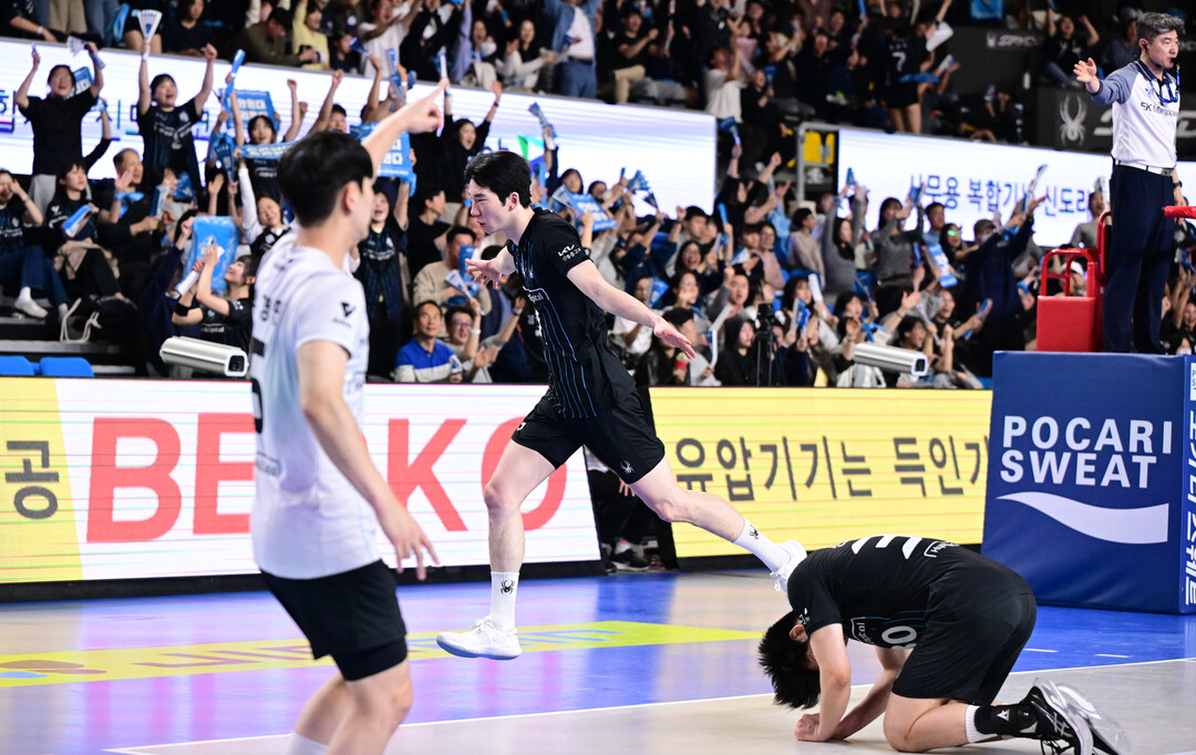 허수봉 '천안 배구특별시 팬들과 함께 즐기는 짜릿한 대역전승'