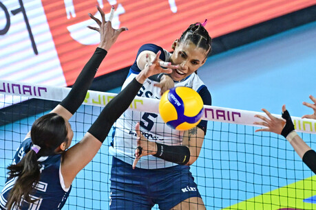 실바 '거침없는 스파이크, 내가 해결사'