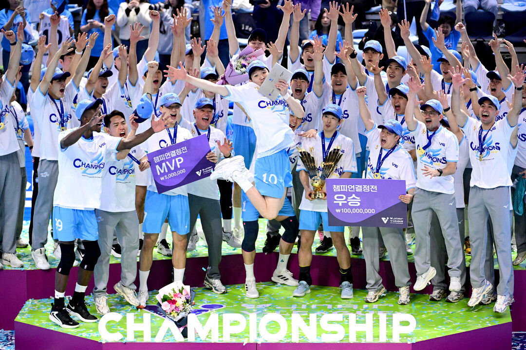 '트레블 우승' 대한항공, 2년 만에 되찾은 왕좌 [포토]