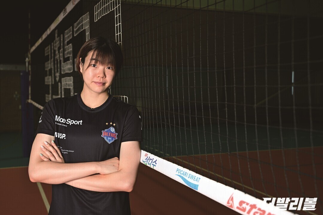 일본에서 온 IBK기업은행 오사나이 미와코가 8월 7일 용인에 위치한 IBK기업은행 연습체육관에서 포즈를 취하고 있다./IBK기업은행 연습체육관(용인)=유진형 기자