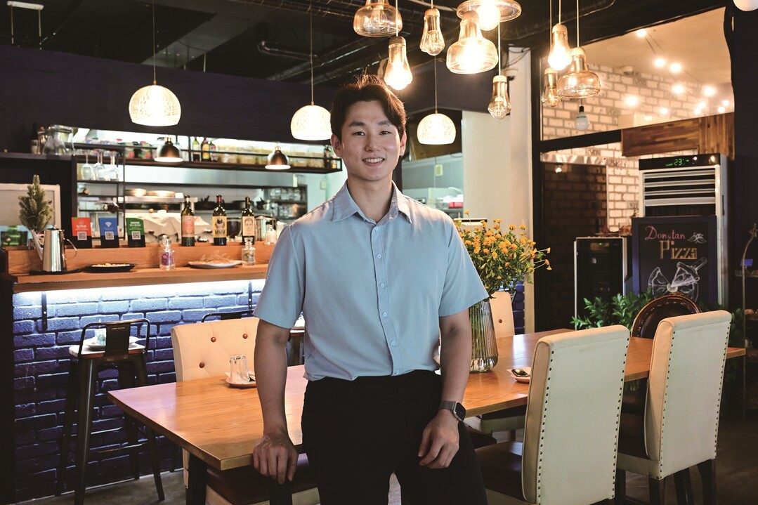 SNS ‘사장님 숏츠’ 촬영부터 편집까지, CEO로 변신한 이민욱의 또 다른 성장 [RE:PLAY]